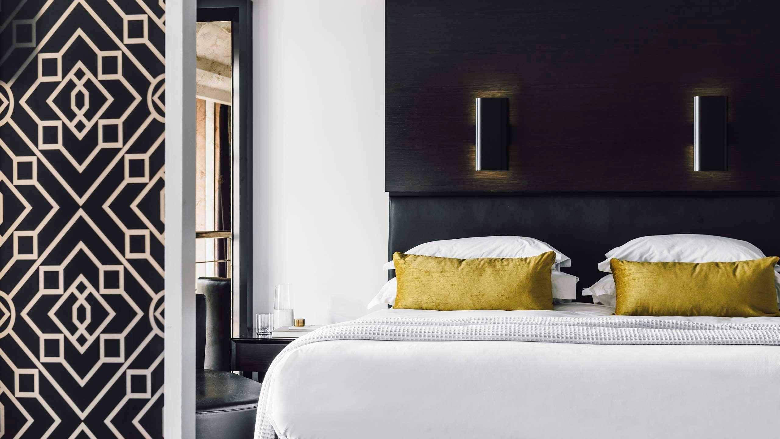 The Como Melbourne Ngoại thất bức ảnh A bedroom at the hotel