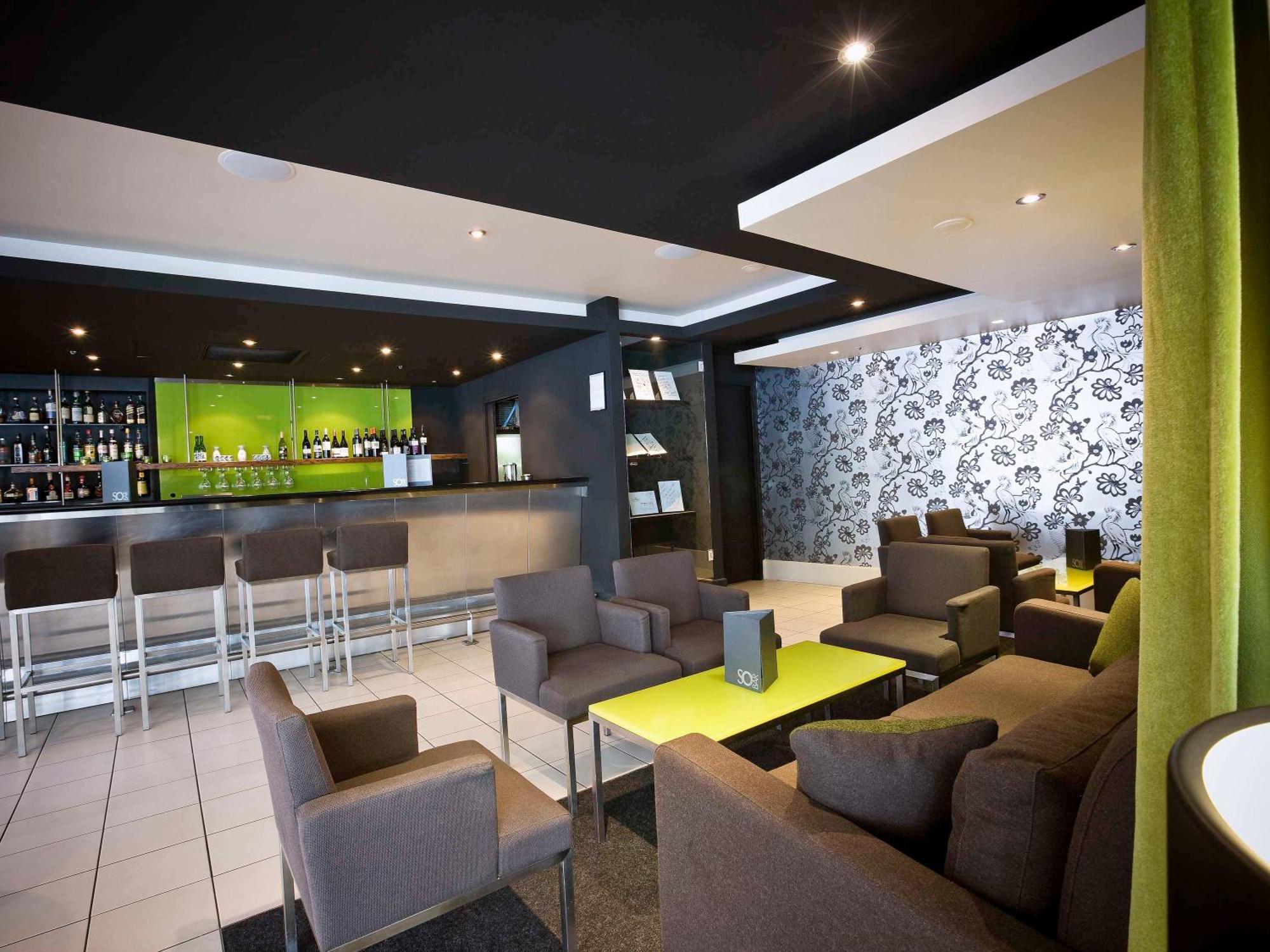 The Como Melbourne Ngoại thất bức ảnh The lounge at the airport